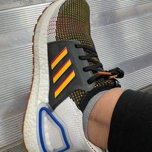 ADIDAS ULTRABOOST 19 TOY STORY 4 WOODY SIZE 5.5Y